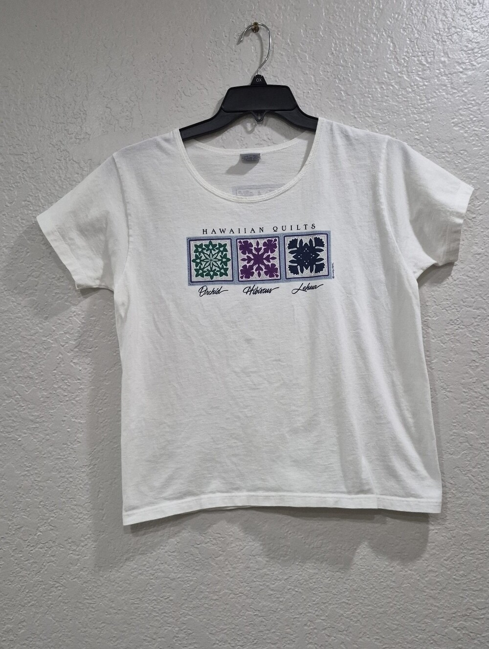 Crazy Shirts Hawaii Vintage Hawaiian Quilts Graphic Tee White M
